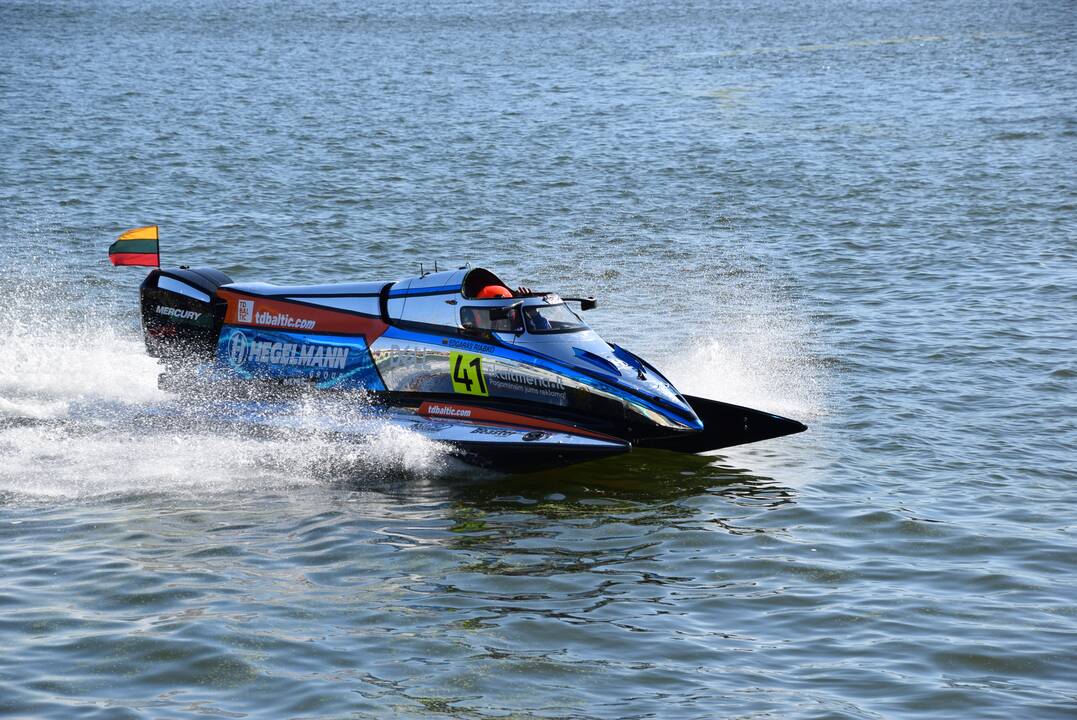 F2 vandens formulių paradas ir spaudos konferencija