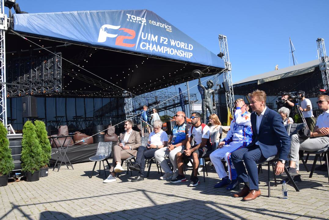 F2 vandens formulių paradas ir spaudos konferencija