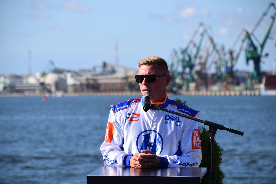 F2 vandens formulių paradas ir spaudos konferencija
