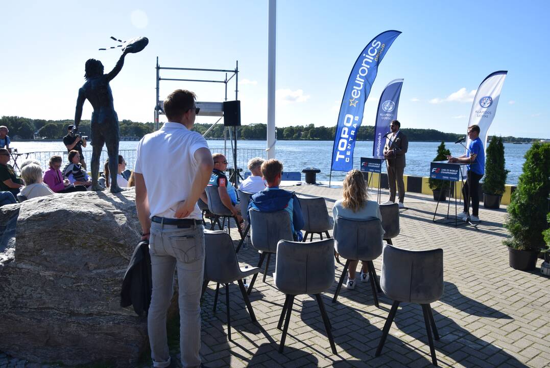F2 vandens formulių paradas ir spaudos konferencija