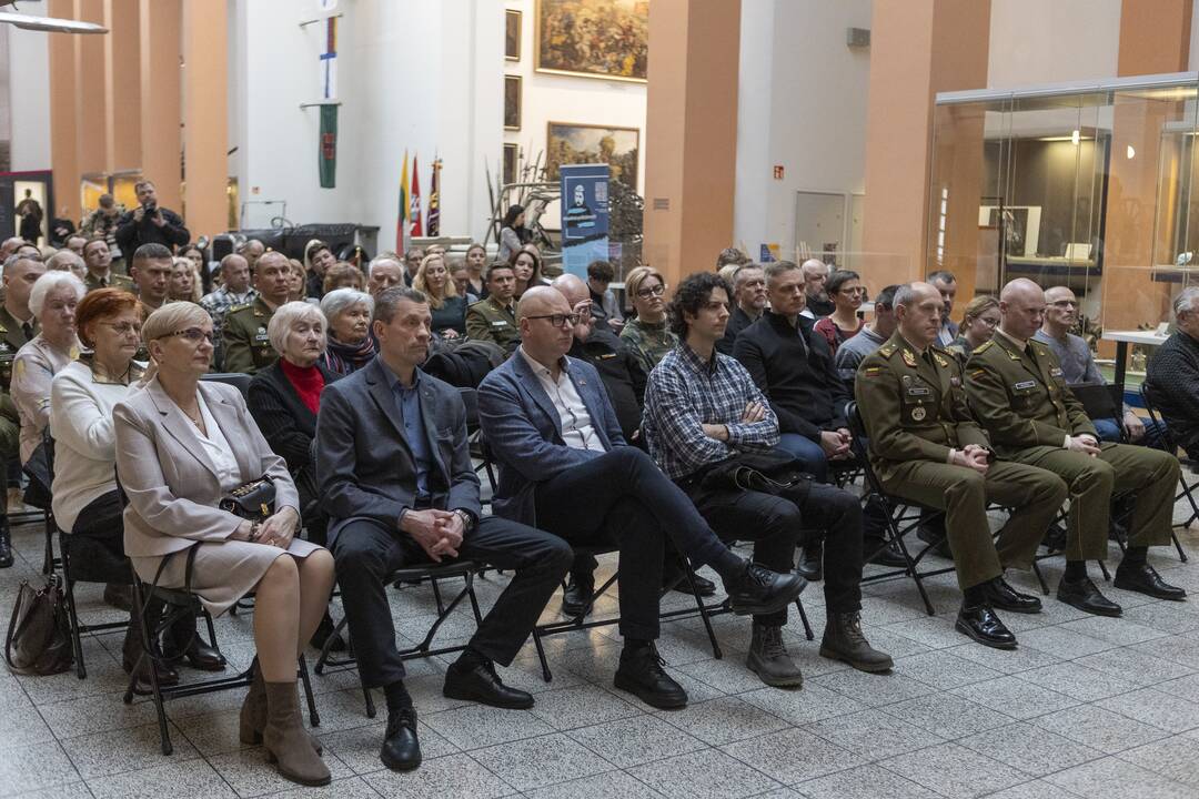 Paroda NATO 20-mečiui paminėti
