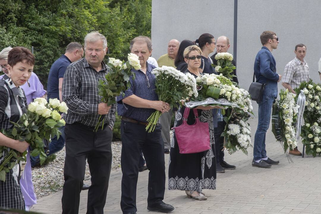 V. Šustauskas išlydėtas į amžinojo poilsio vietą
