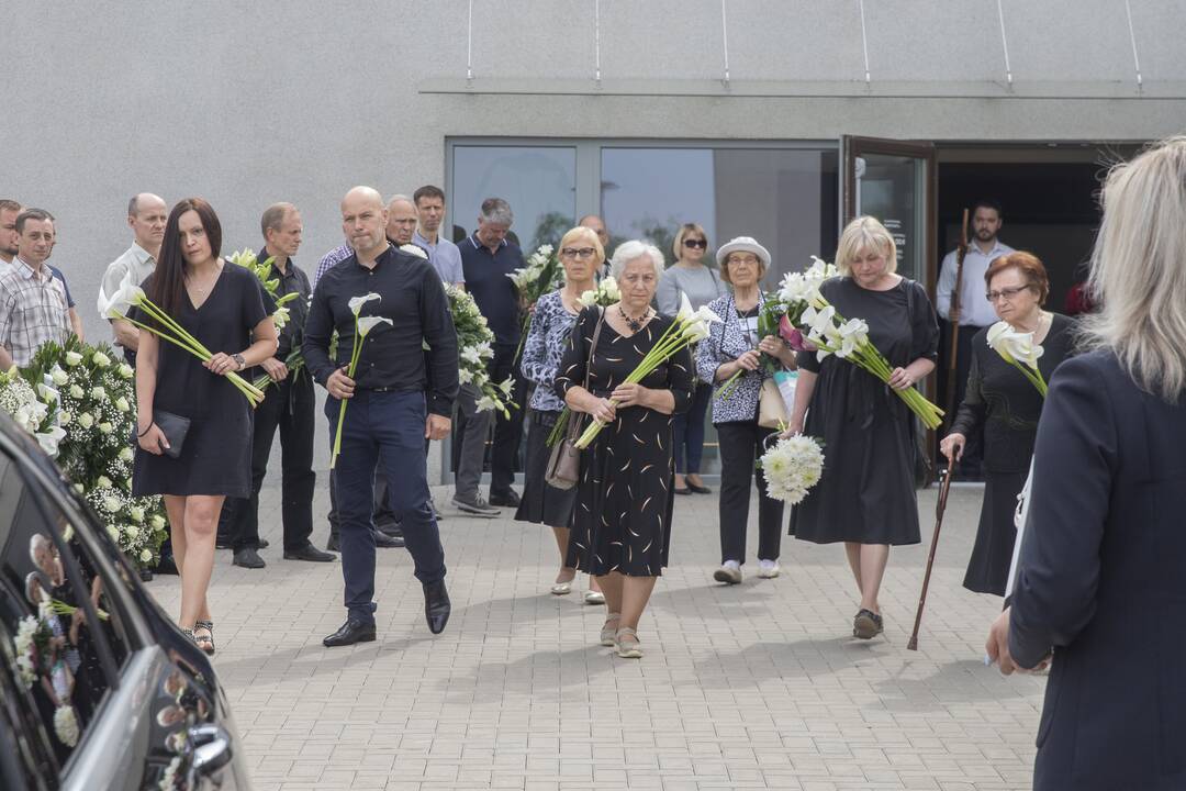 V. Šustauskas išlydėtas į amžinojo poilsio vietą