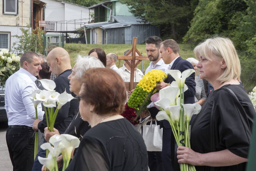 V. Šustauskas išlydėtas į amžinojo poilsio vietą