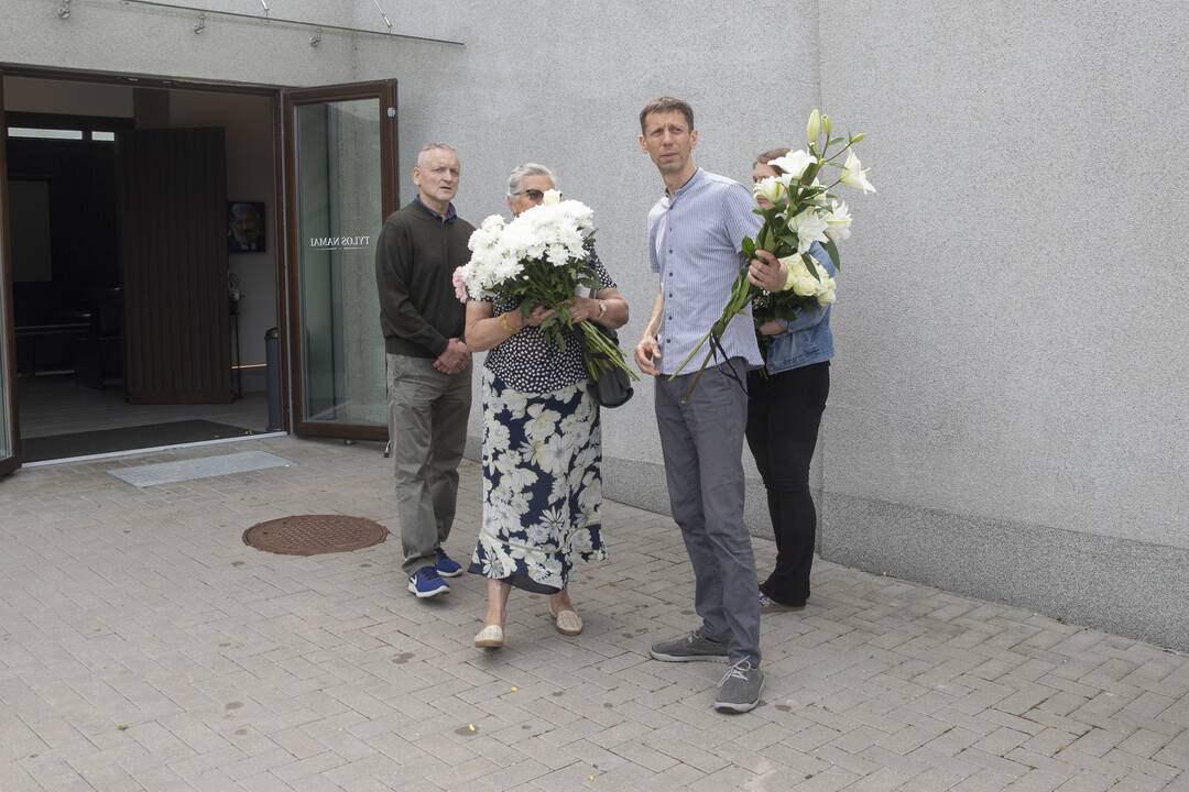 V. Šustauskas išlydėtas į amžinojo poilsio vietą