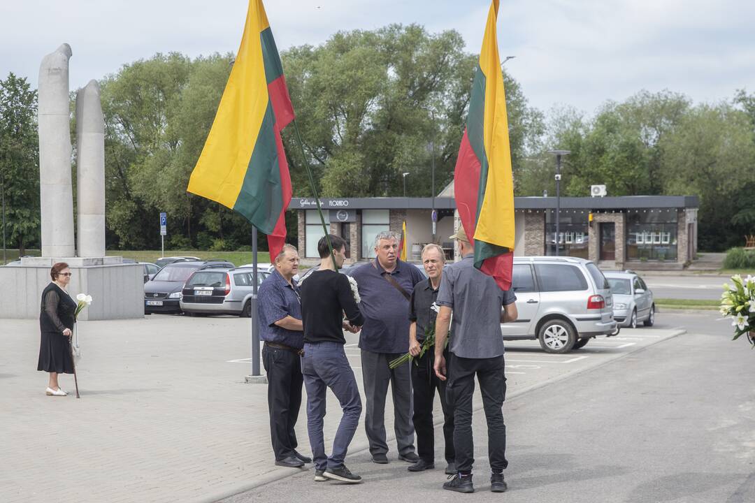 V. Šustauskas išlydėtas į amžinojo poilsio vietą