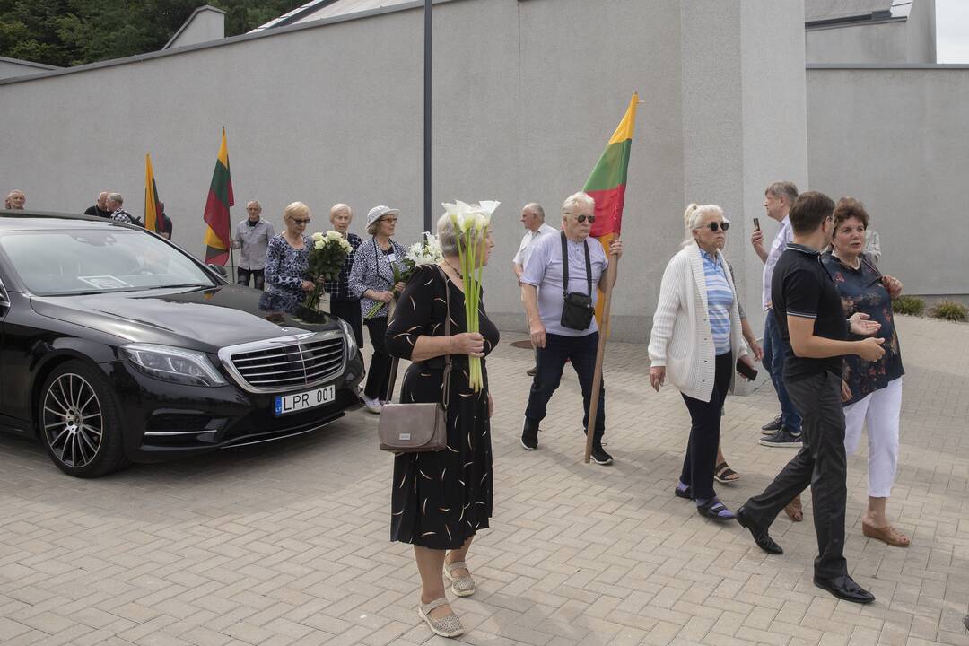V. Šustauskas išlydėtas į amžinojo poilsio vietą