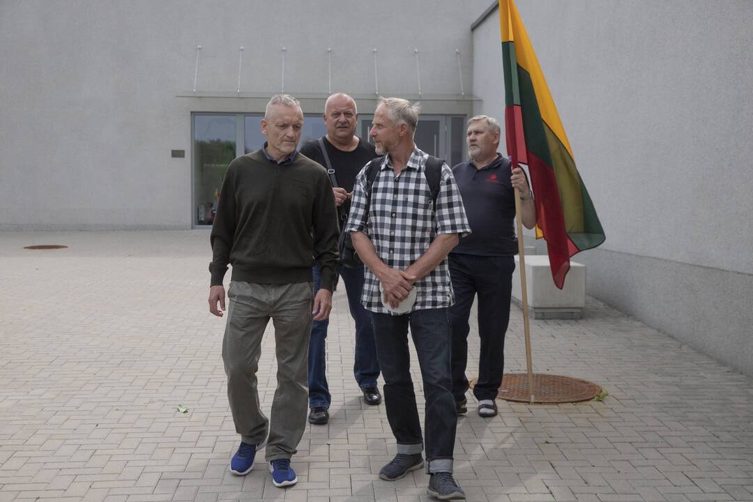 V. Šustauskas išlydėtas į amžinojo poilsio vietą