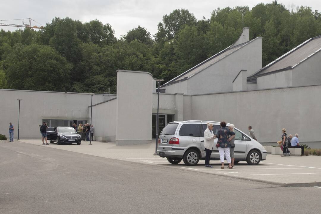 V. Šustauskas išlydėtas į amžinojo poilsio vietą