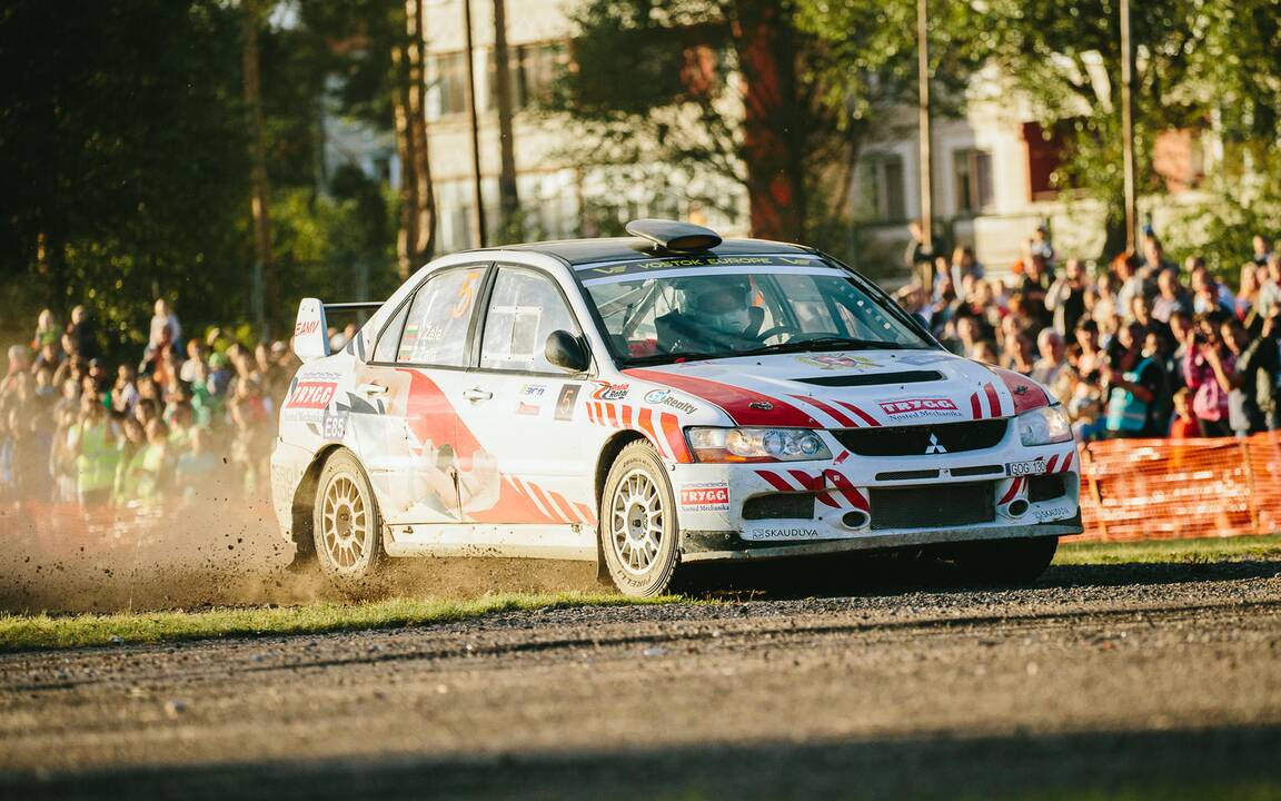 Ralio „300 Lakes Rally“ akimirkos
