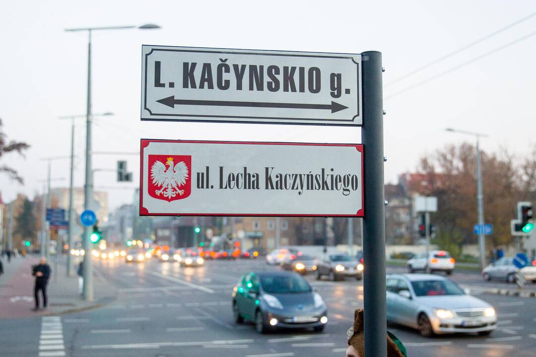 Atidengta L. Kačynskio vardo gatvės lentelė