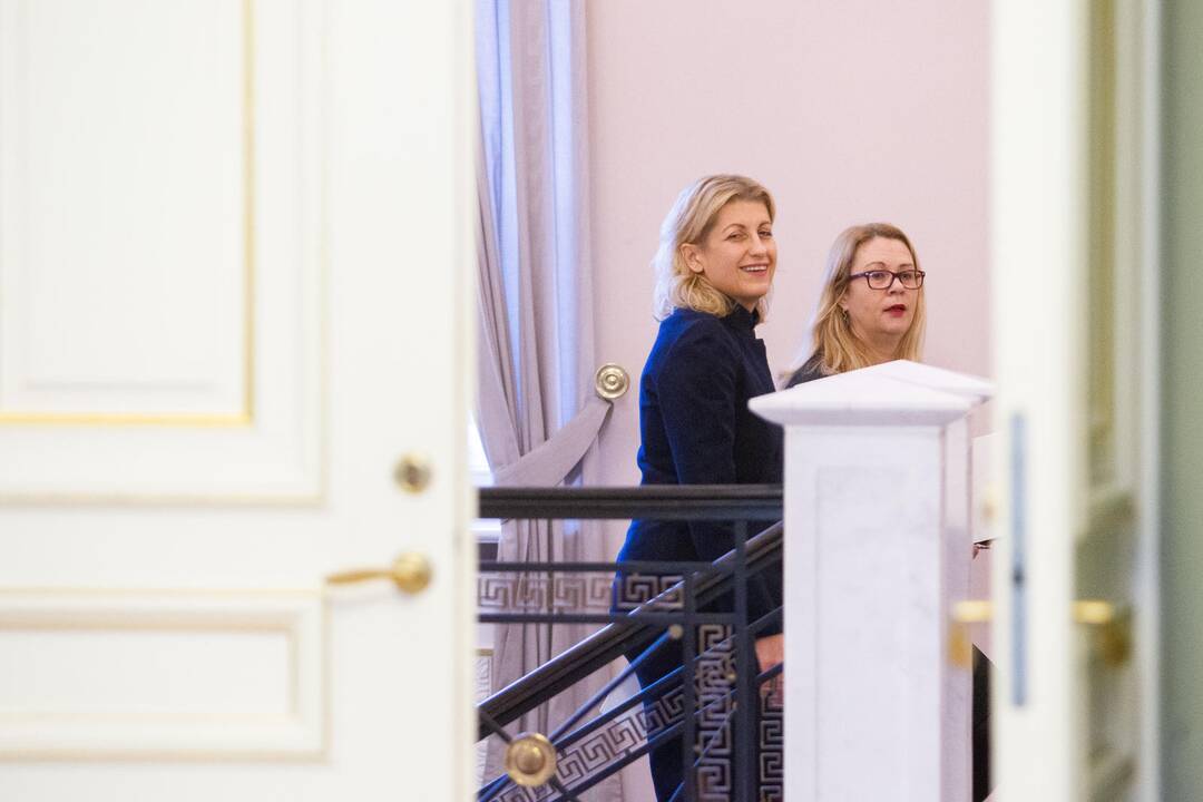 Prezidentė susitinka su atleidžiamais ministrais