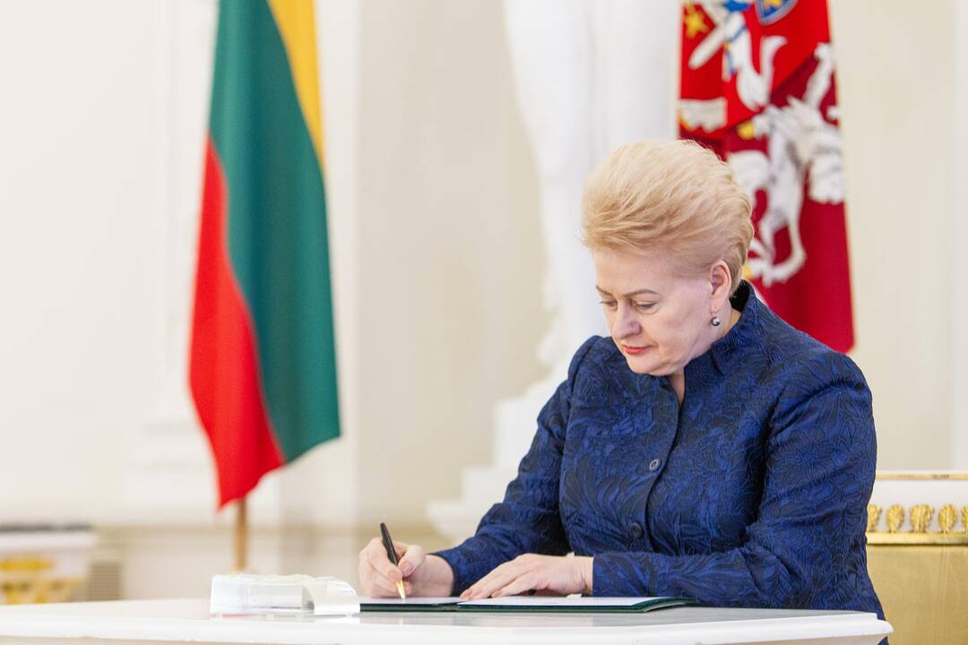  Prezidentė priėmė teisėjų priesaikas