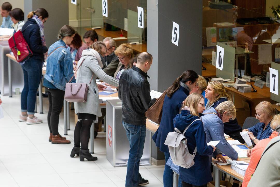 Svarbu dėl asmens dokumentų: Migracijos valdyba dirbs rinkimų dieną
