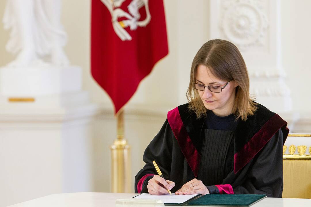 Prezidentė priėmė teisėjų priesaikas