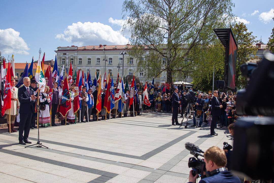 Miestų ir miestelių vėliavų pagerbimo ceremonija