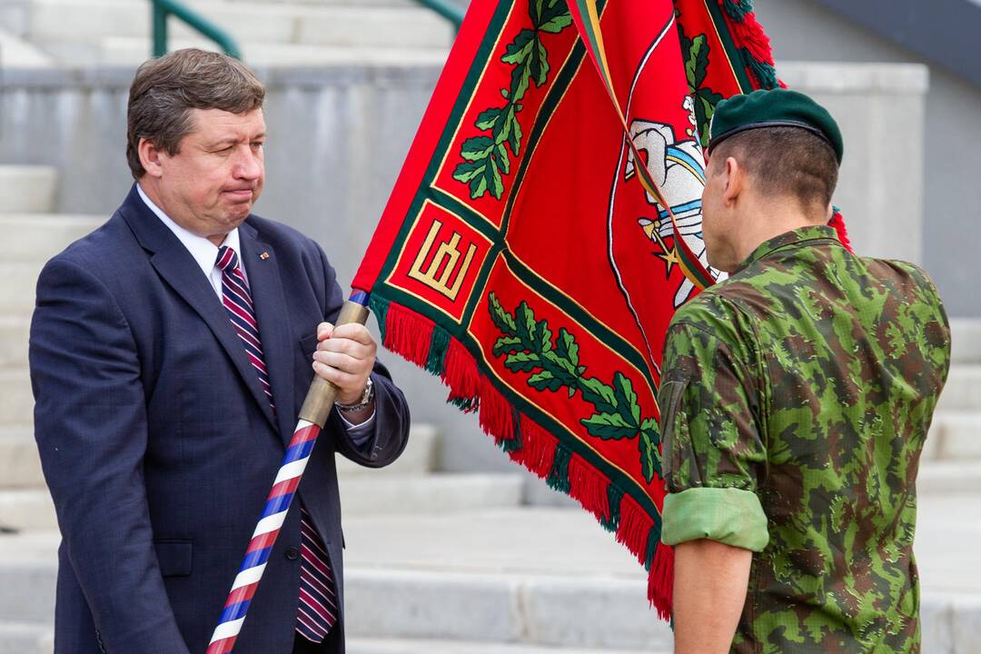 Sausumos pajėgų vado pareigų perdavimo ceremonija