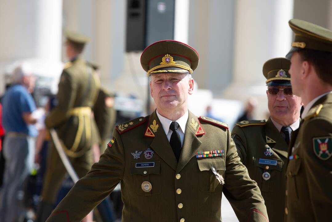 2019 m. prezidentas Gitanas Nausėda paskyrė generolą majorą Valdemarą Rupšį kariuomenės vadu.
