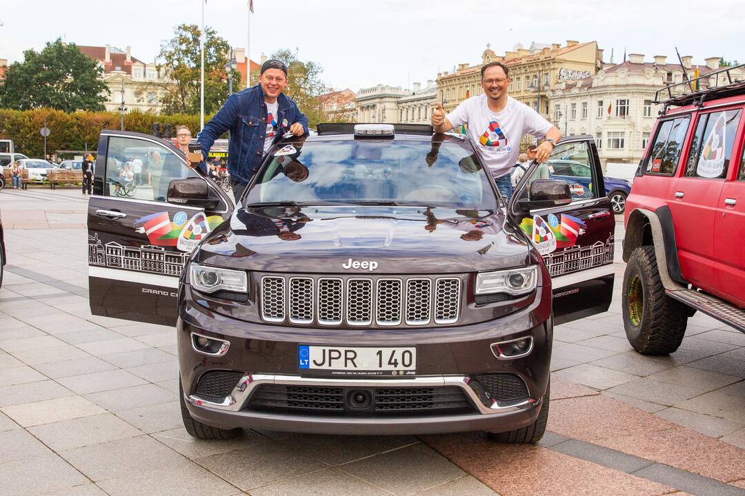 Į Taliną pajudės automobilių kolona