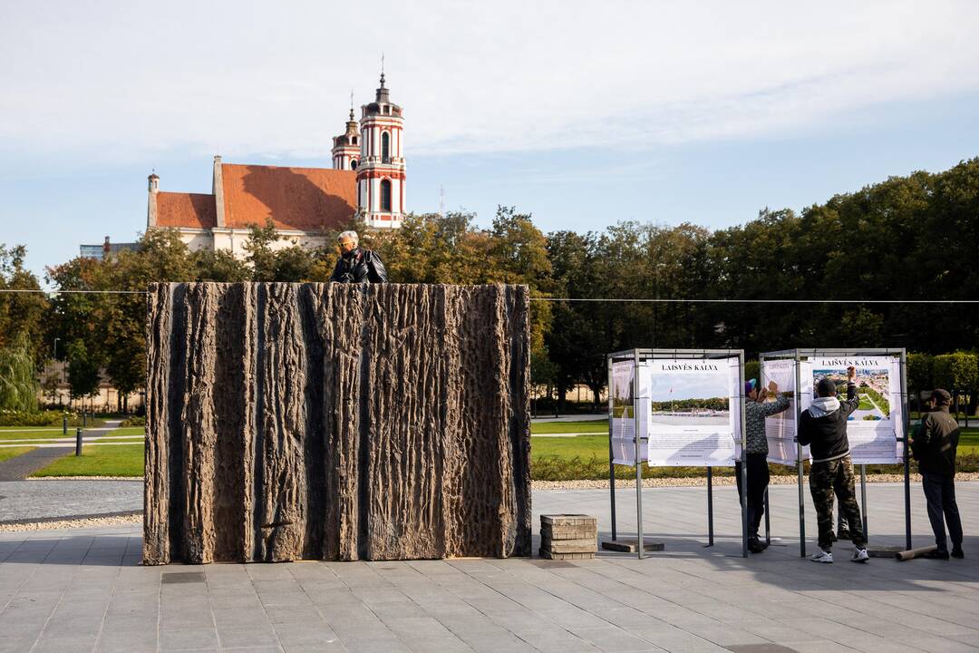 Laisvės kalvos maketas Lukiškių aikštėje