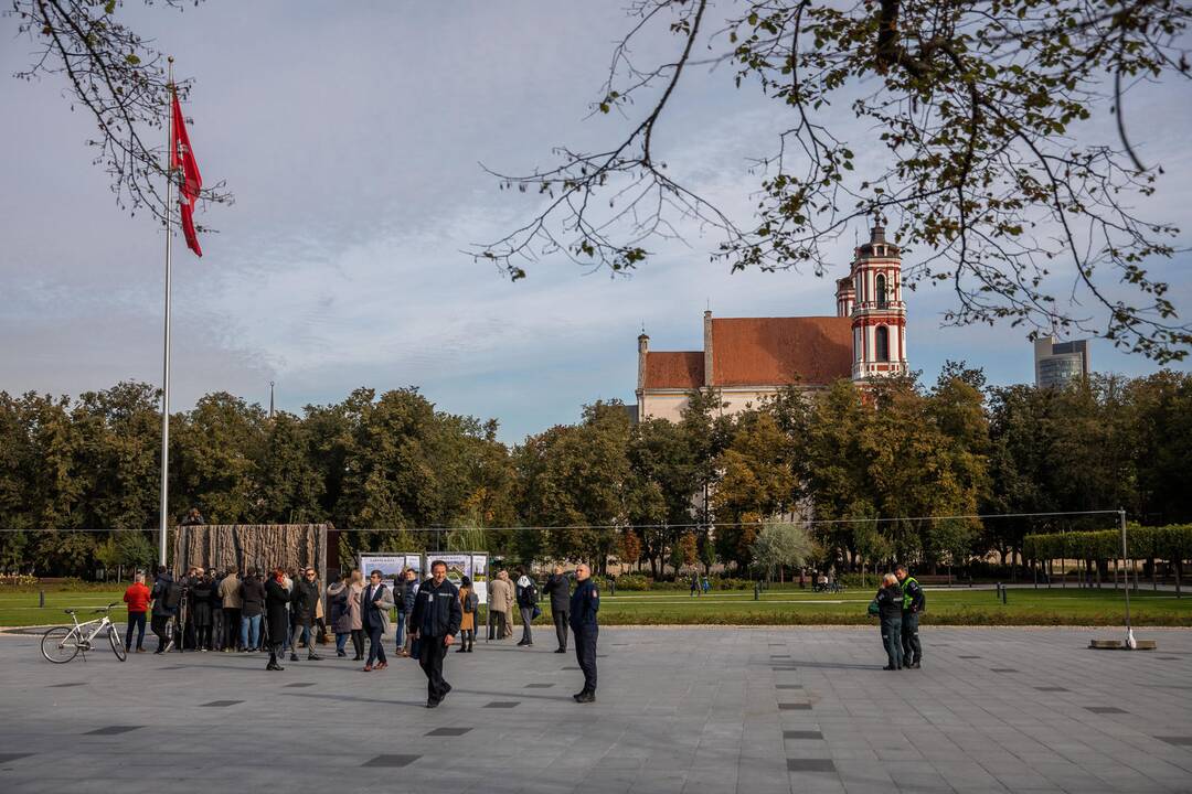 Laisvės kalvos maketas Lukiškių aikštėje