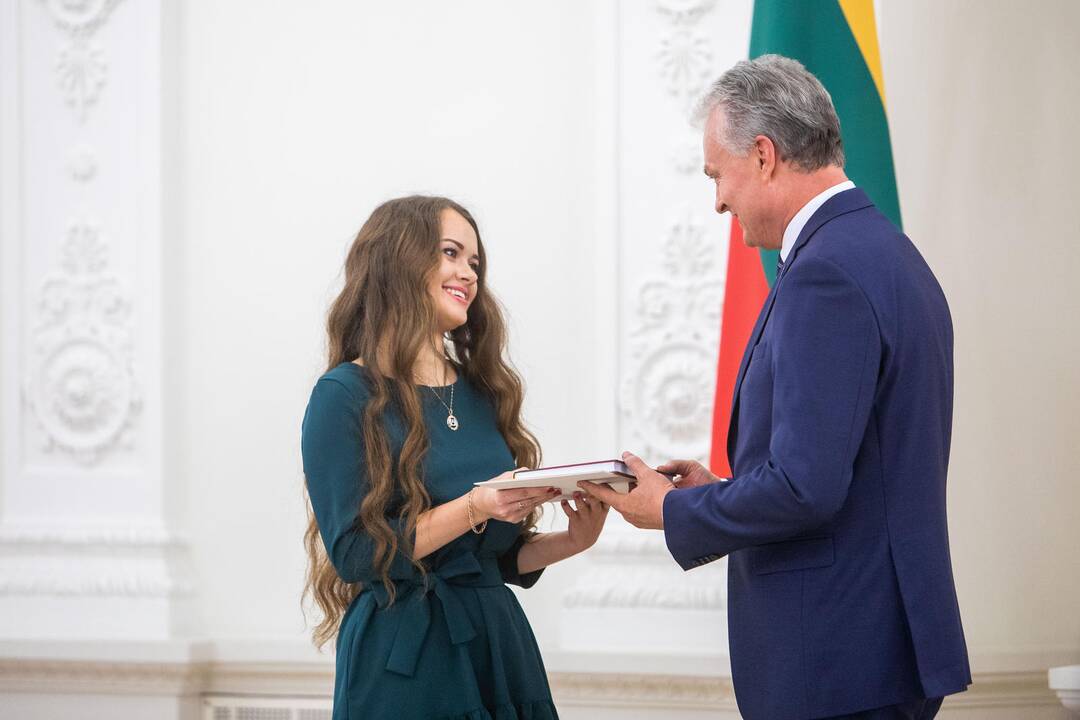 Konstitucijos egzamino nugalėtojų apdovanojimai