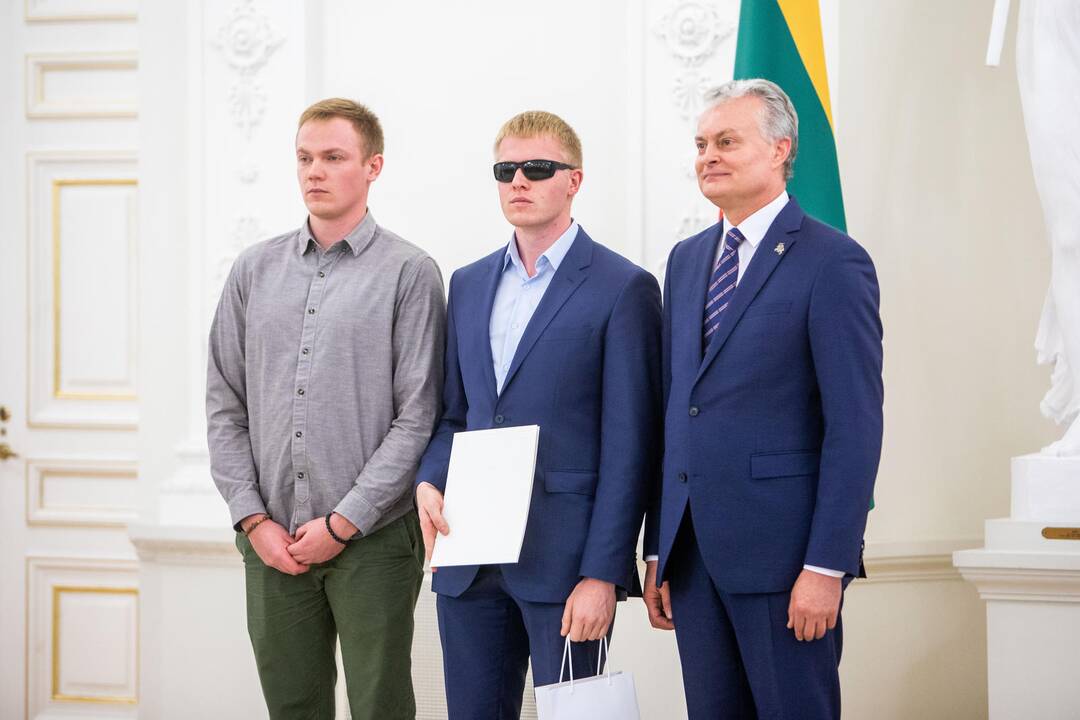 Konstitucijos egzamino nugalėtojų apdovanojimai