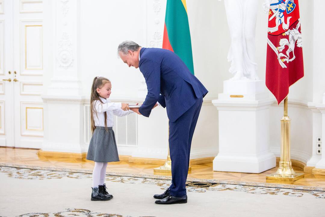 Konstitucijos egzamino nugalėtojų apdovanojimai