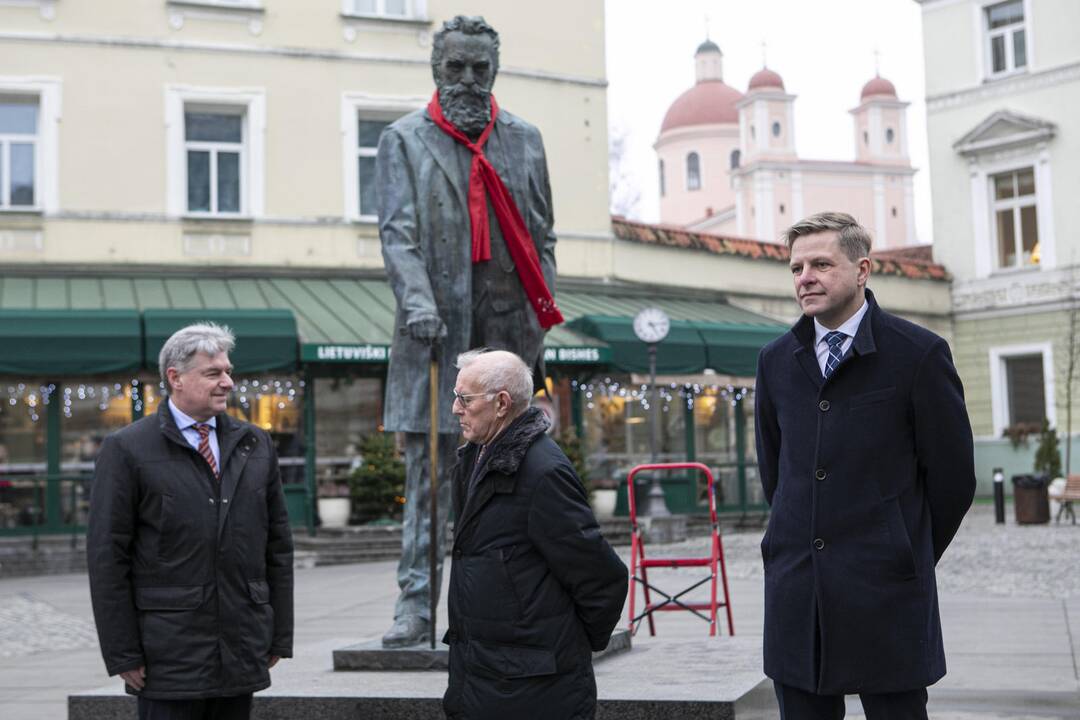 Kroatai J. Basanavičių papuošė kaklaraiščiu