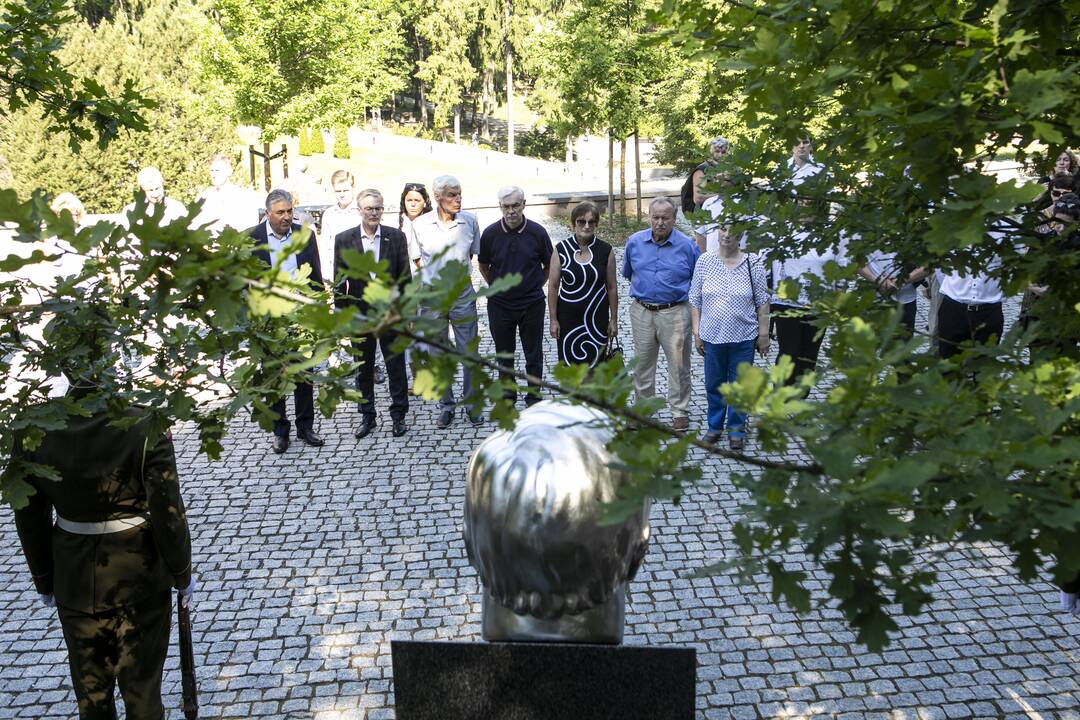 Minimos A. Brazausko dešimtosios mirties metinės