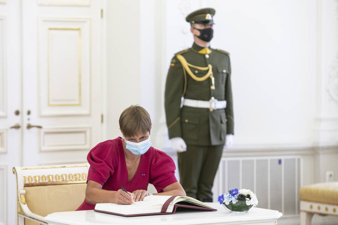 Į Lietuvą atvyko Estijos prezidentė