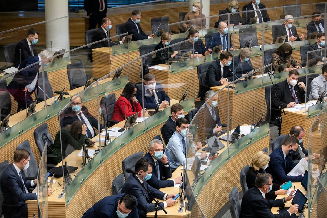 Seimas patvirtino 2021 metų PSDF ir „Sodros“ biudžetus