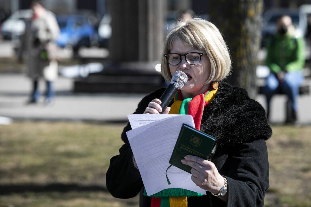 Protestas prieš vakcinas ir karantiną prie Seimo