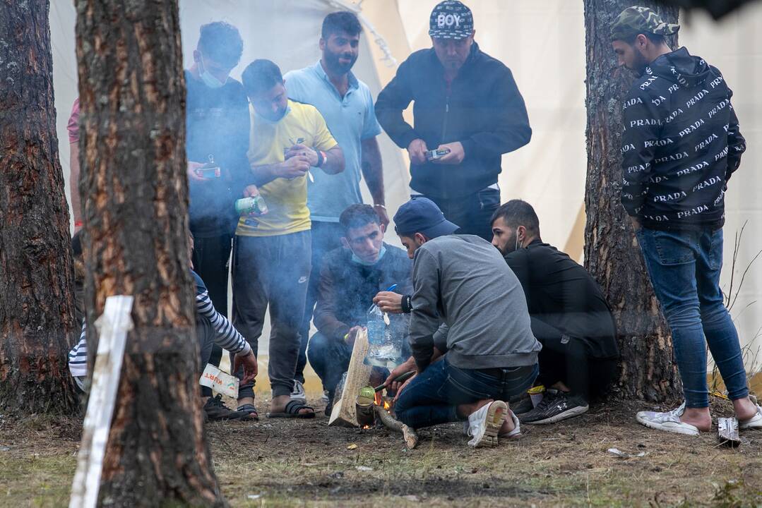 Vyriausybė siūlo įstatymu įteisinti migrantų apgręžimą pasienyje