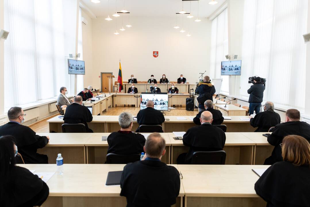 Teismai klimpsta į skolas: vien Lietuvos paštui įsiskolino per 1 mln. eurų