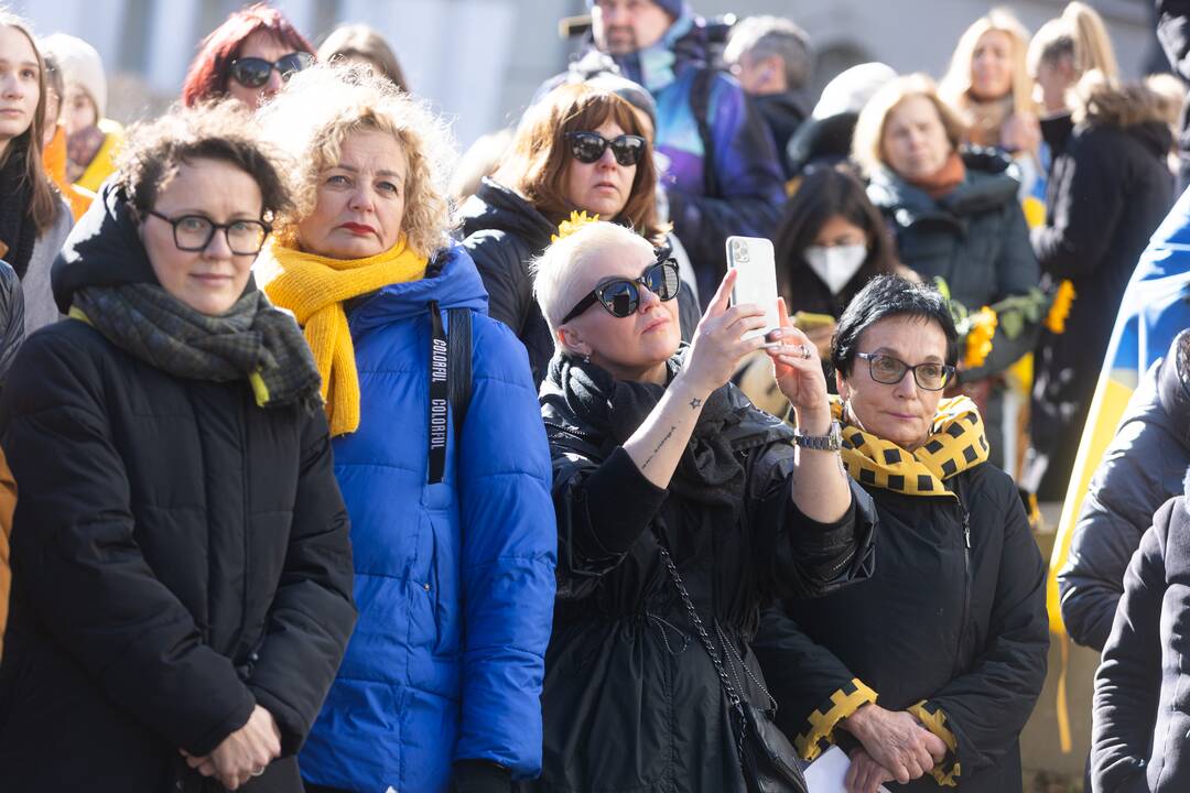 Kovo 8-ąją – solidarumo su Ukrainos moterimis akcija