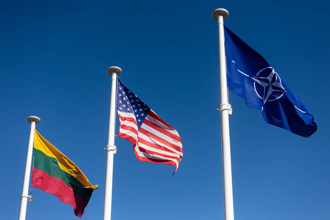 Lietuvoje lankosi JAV senatorių delegacija, aptars būsimą NATO susitikimą