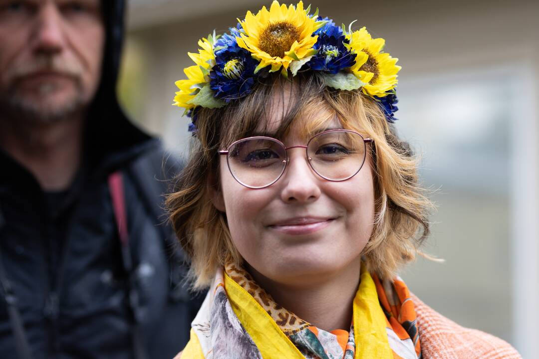 Apsikabinimų akcija prie Ukrainos ambasados