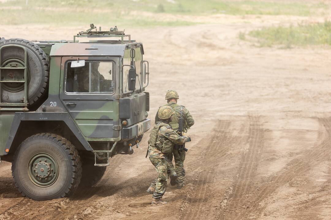 S. Žukausko poligone pratybų „Grifonų audra“ svečių diena