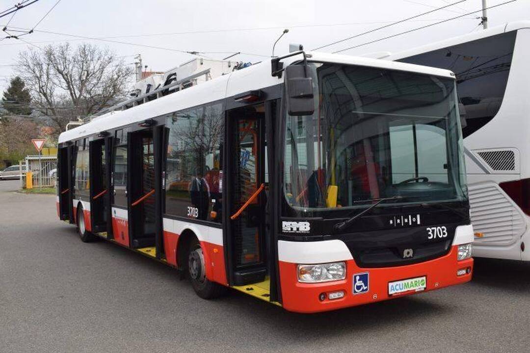 Į Vilniaus gatves išriedės 40 naujų žemagrindžių troleibusų