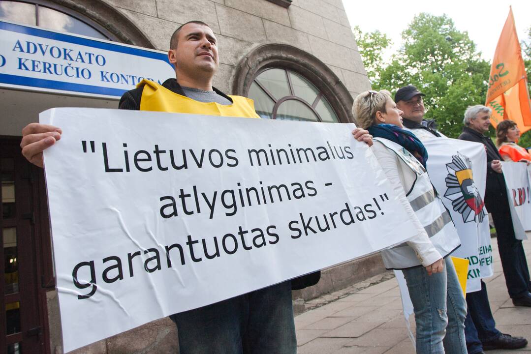 Profsąjungos rengia protesto akciją: reikalaus didesnės minimalios algos