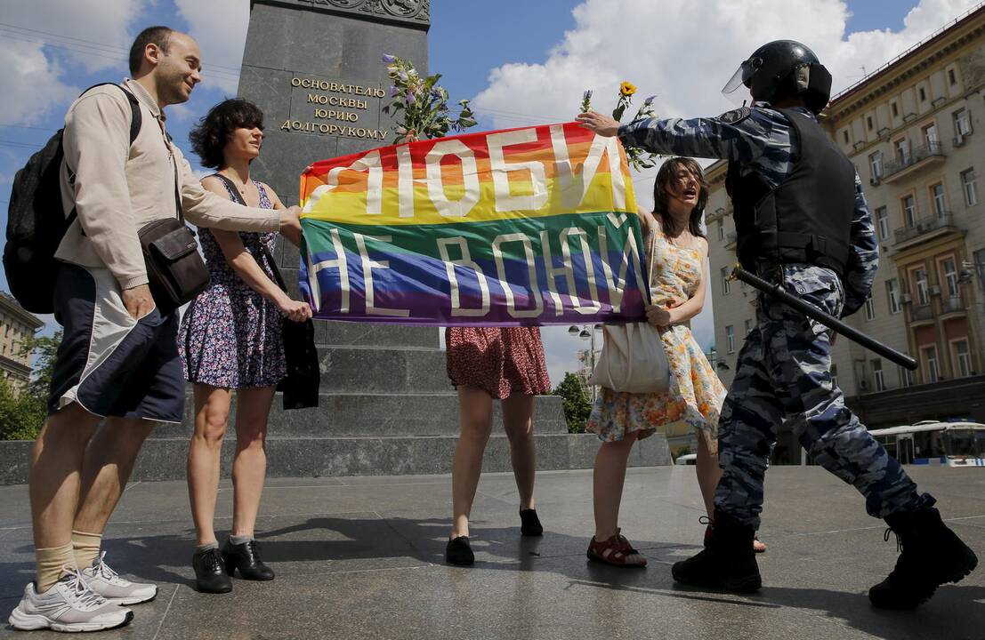 Maskvos policija sulaikė kelis gėjų eitynių dalyvius