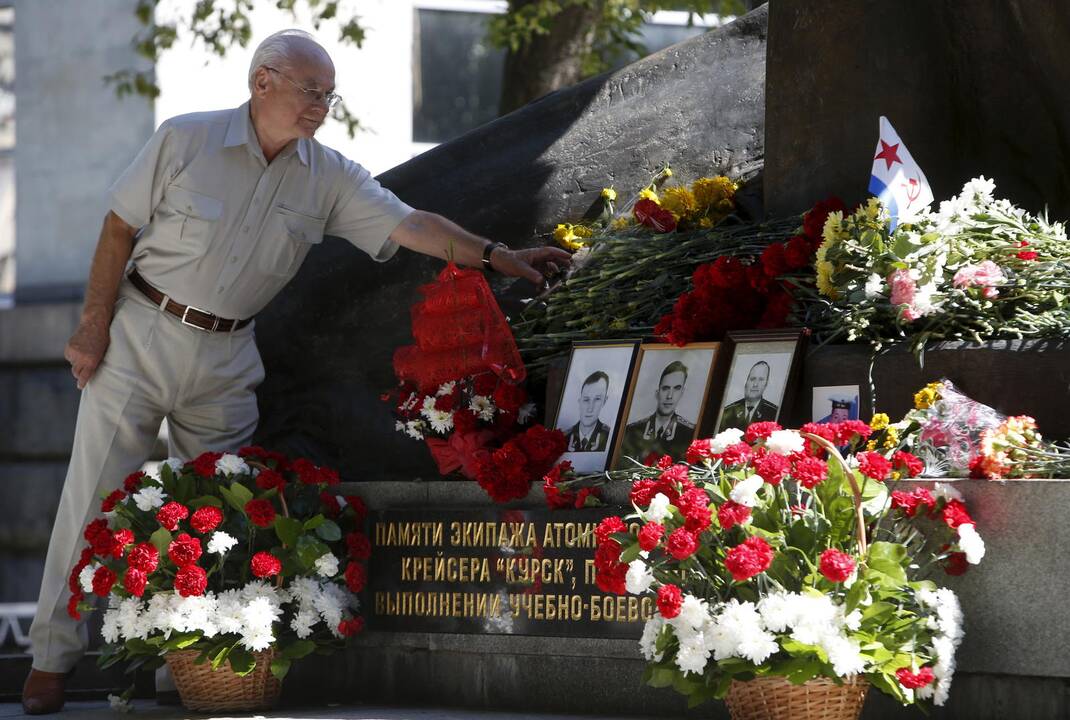 2000 m. Rusijos povandeninis laivas „Kursk“ paskendo Barenco jūroje