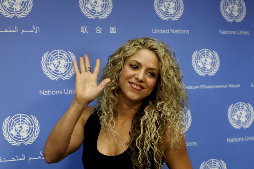 1977 m. Kolumbijoje gimė lotynų muzikos atlikėja, popdainininkė Shakira 