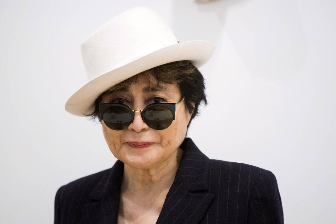 J. Lennono našlė Yoko Ono dėl gripo atsidūrė ligoninėje