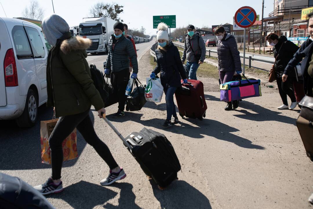 Lenkija pratęsė vidaus sienų kontrolę, toliau draudžiamas tranzitas