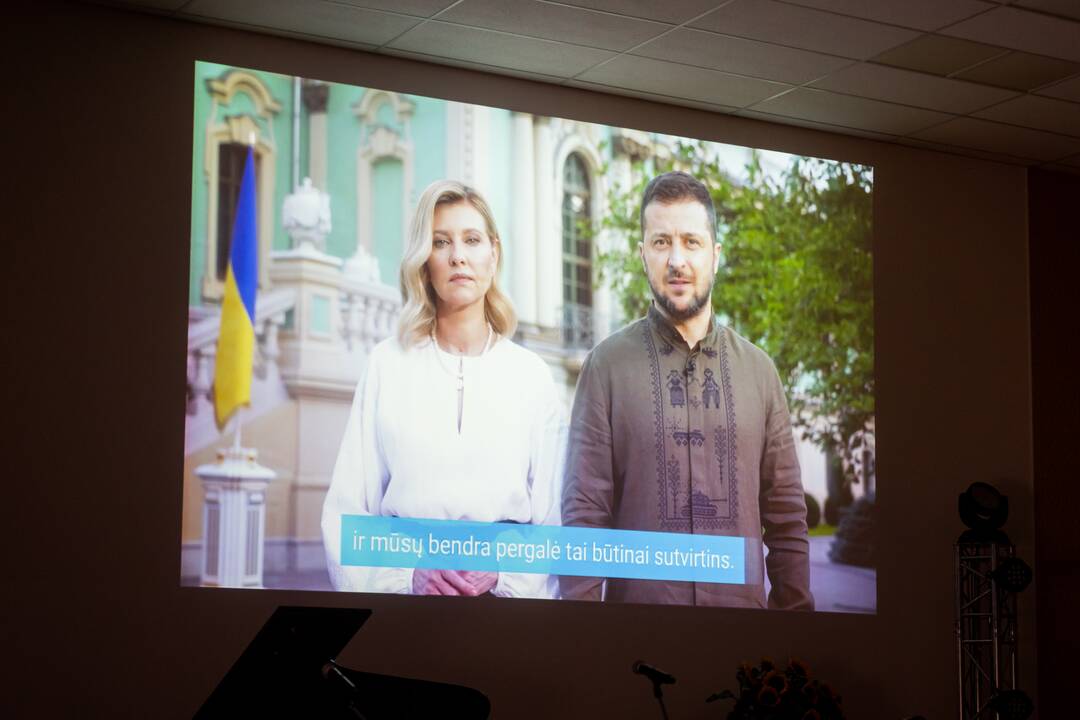 Prezidentas ir pirmoji ponia apsilankė Ukrainos centre Vilniuje