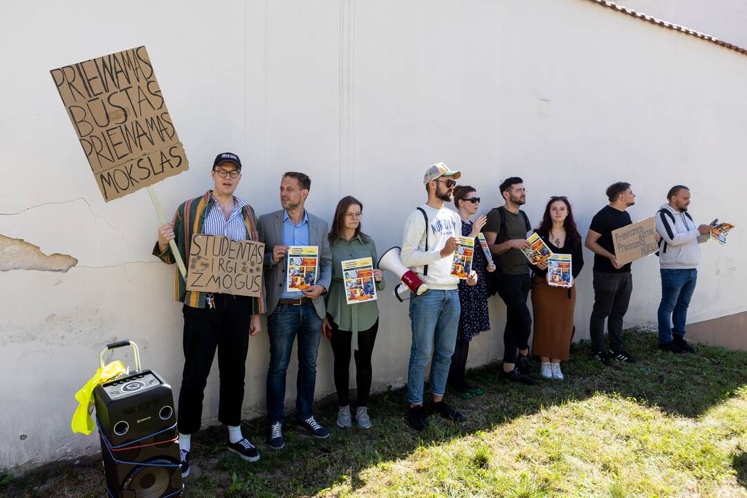 Studentų protestas dėl bendrabučių trūkumo