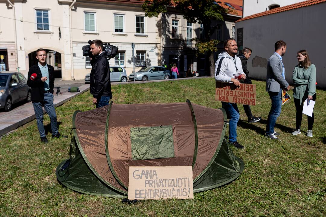 Studentų protestas dėl bendrabučių trūkumo