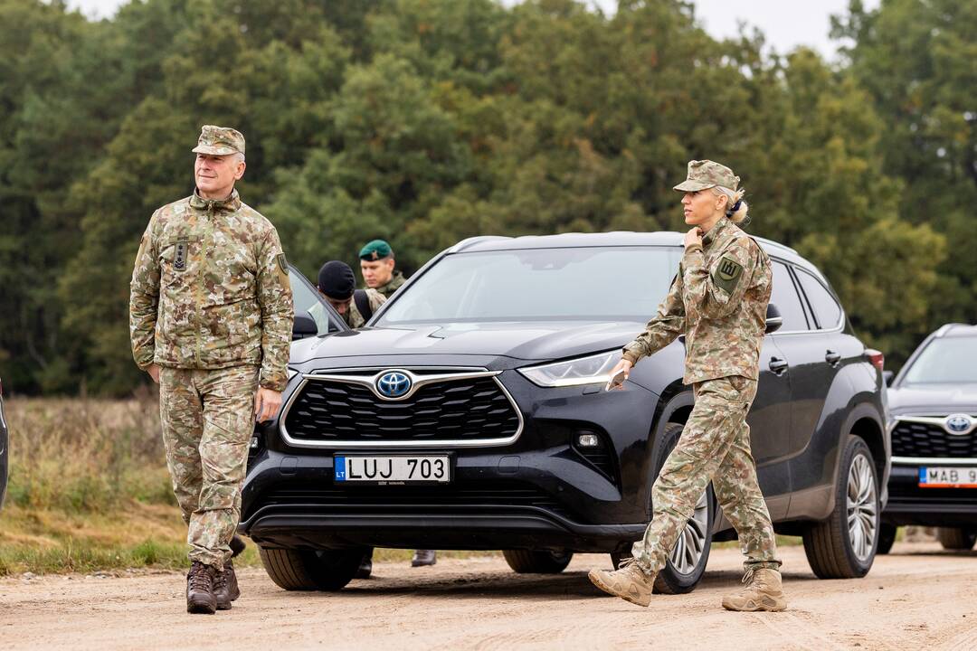 V. Rupšys lankė karius, saugančius valstybės sieną